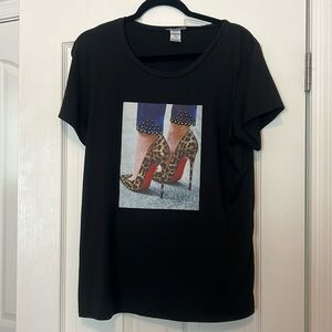 Black t-shirt with high heel print 2x